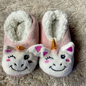 Girls 10/12 toddler unicorn fuzzy slip on house shoes